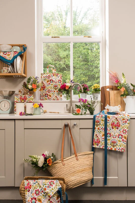 Ulster Weavers Bountiful Floral Ovenwant Katoen - Afbeelding 2